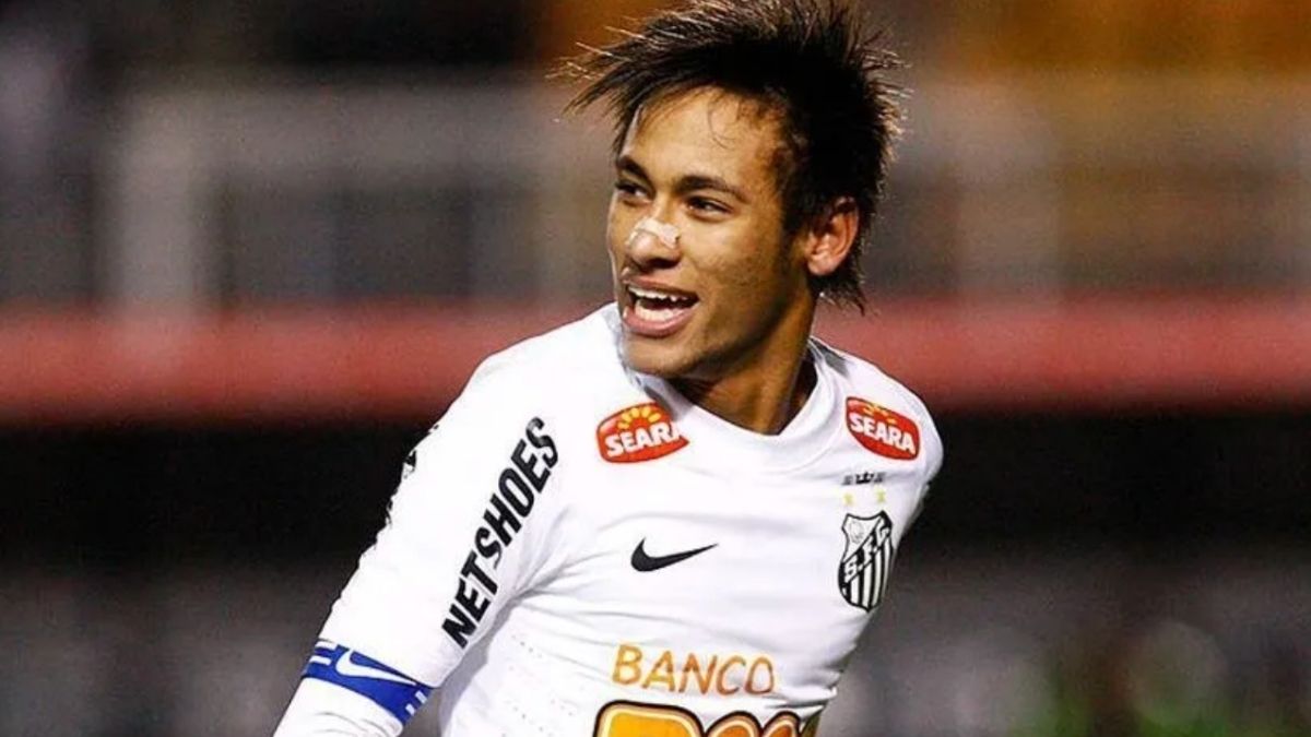 Neymar volta ao Santos em 2025, afirma jornalista