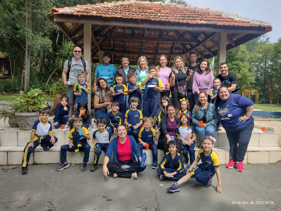 Estudantes de Curitiba reciclam 5 toneladas de papel e 60 mil garrafas pet