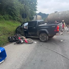 Quase 300 celulares são encontrados em fundo falso de carro no PR