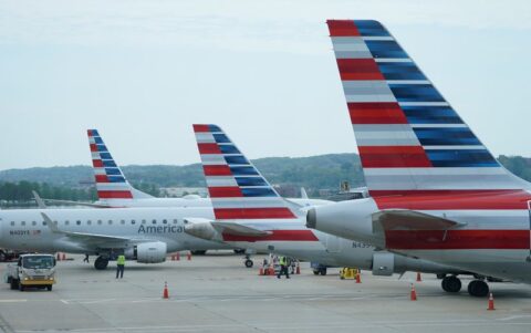 American Airlines e Southwest reportam forte prejuízo e renovam