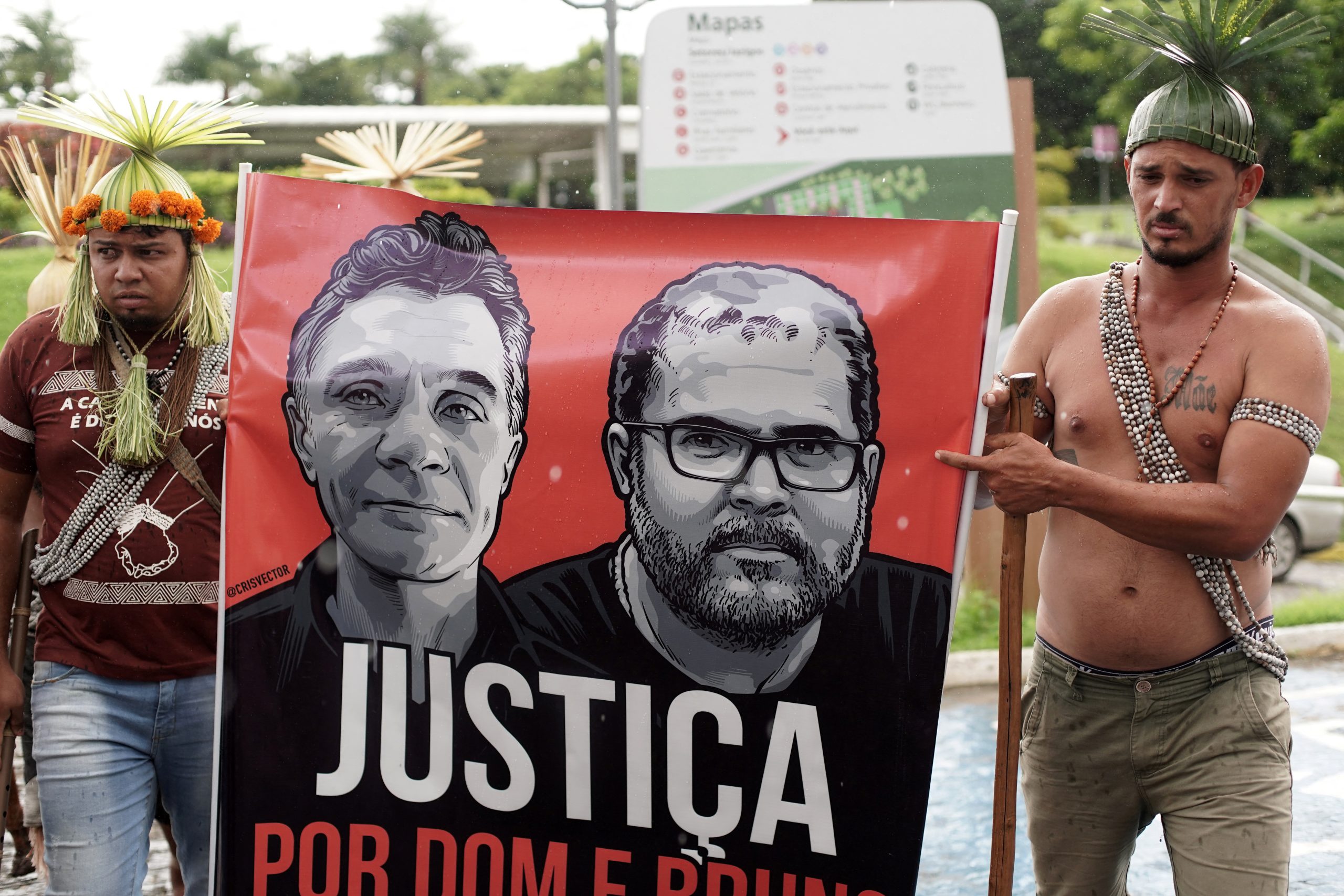  Indígenas protestam em Recife após assassinato de indigenista Bruno Pereira 