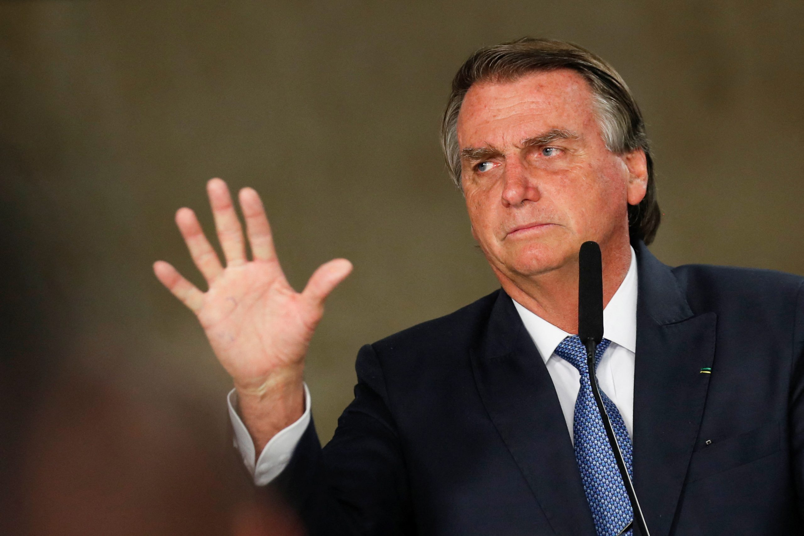  Bolsonaro reclama de salário de R$ 33 mil da Presidência; 'qual foi meu pecado?' 