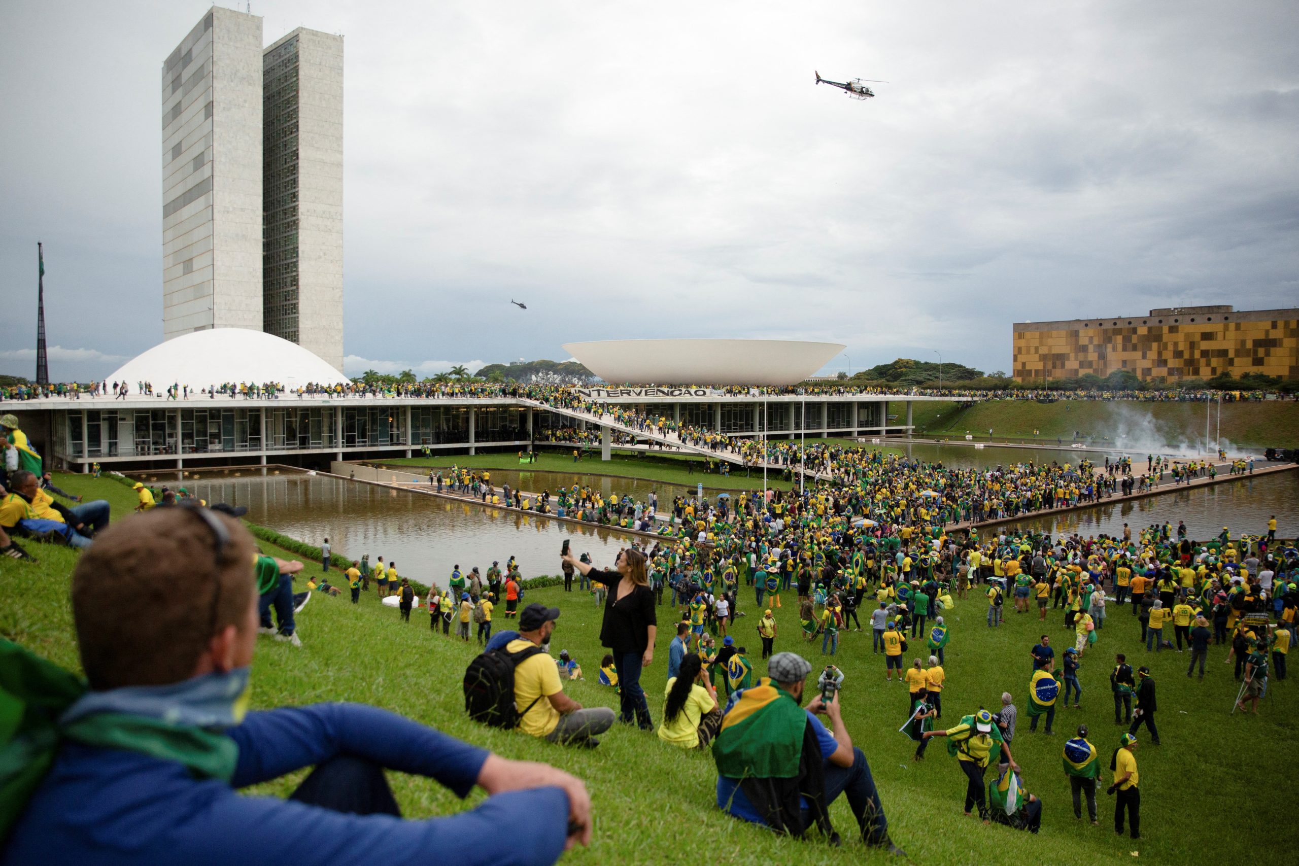  Bolsonaristas concentrados para invasão da praça dos três poderes 